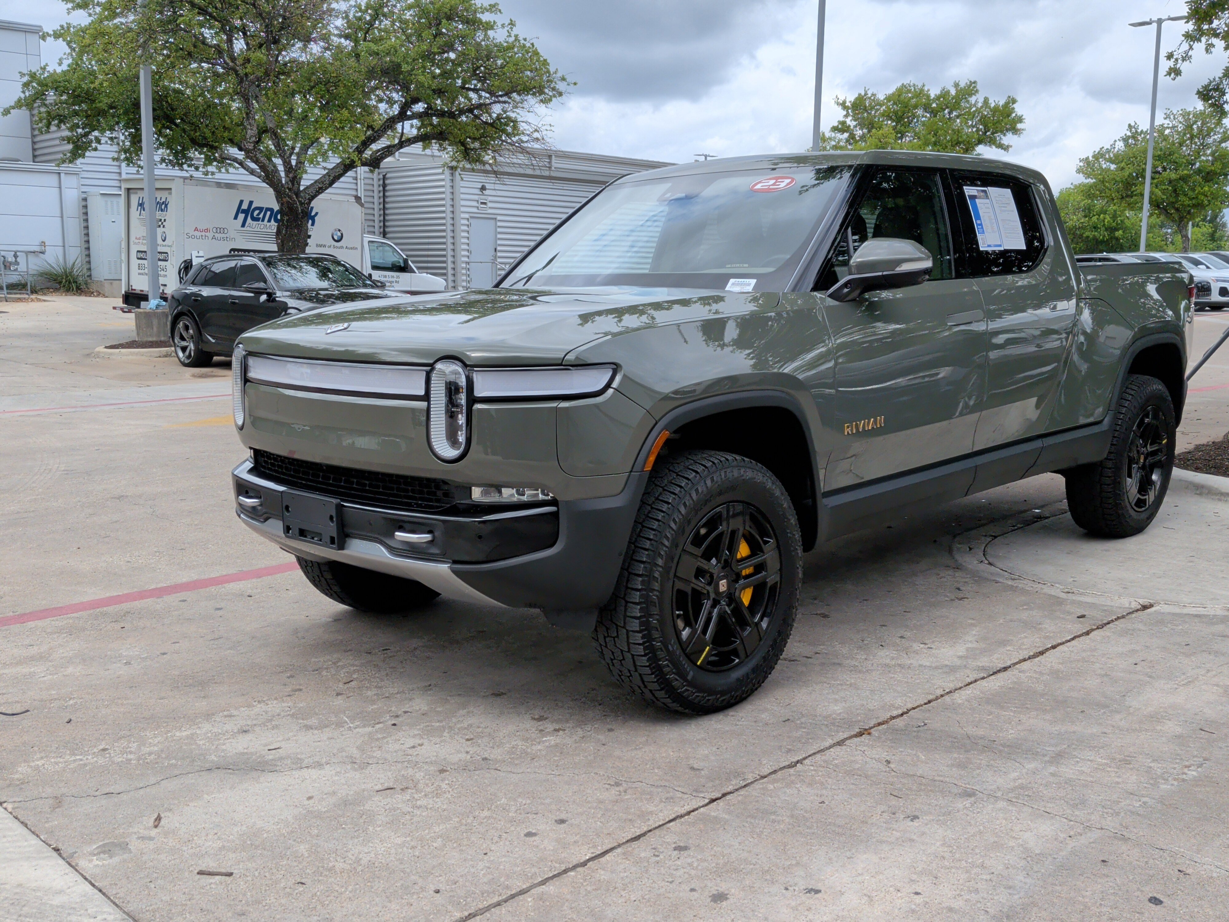 Used 2023 Rivian R1T Launch Edition image 5