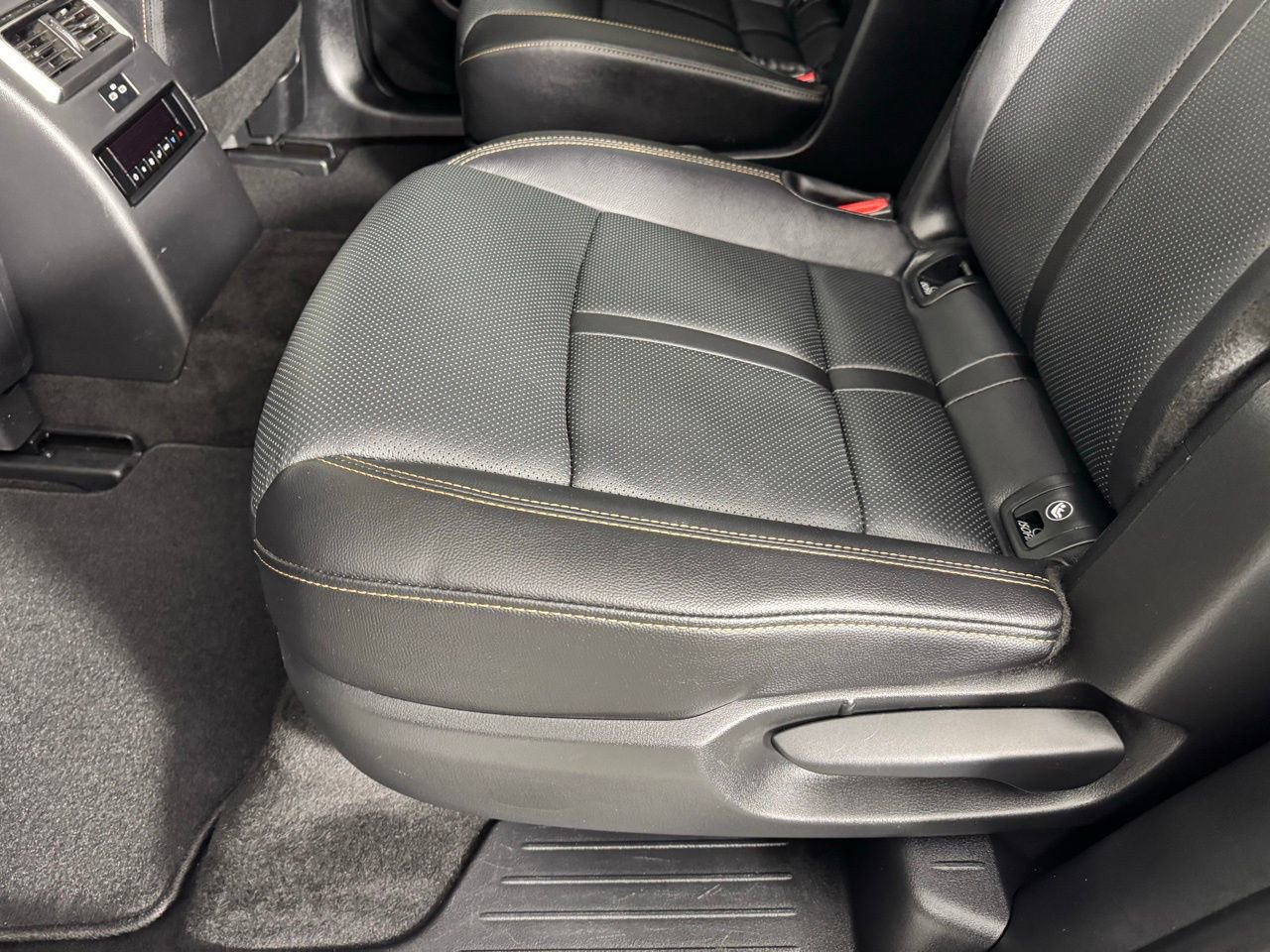 Used 2024 MAZDA CX-90 3.3 Turbo w/ Premium Package image 28