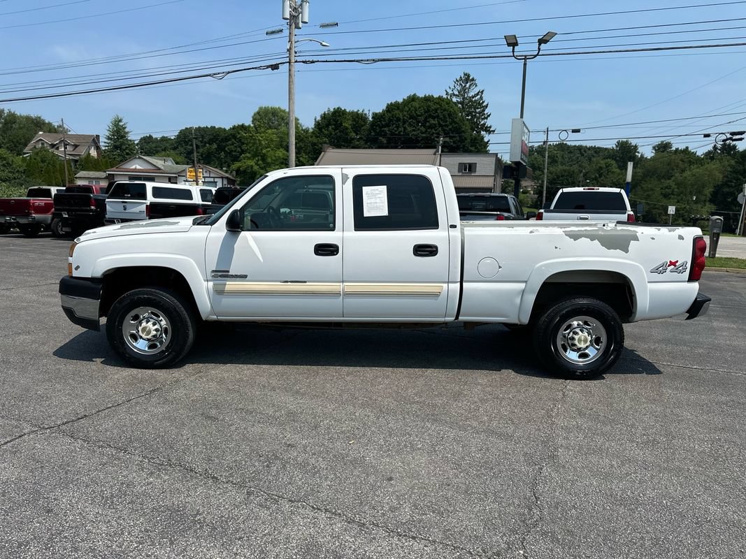 Used 2006 Chevrolet Silverado 2500 LT w/ Skid Plate Package AWD/4WD image 2