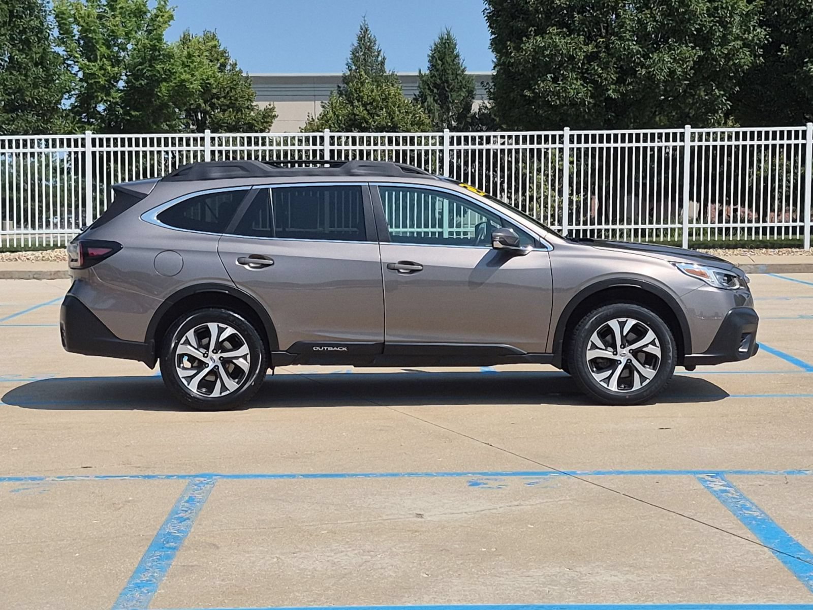 Used 2021 Subaru Outback Limited w/ Popular Package #2 AWD/4WD image 5