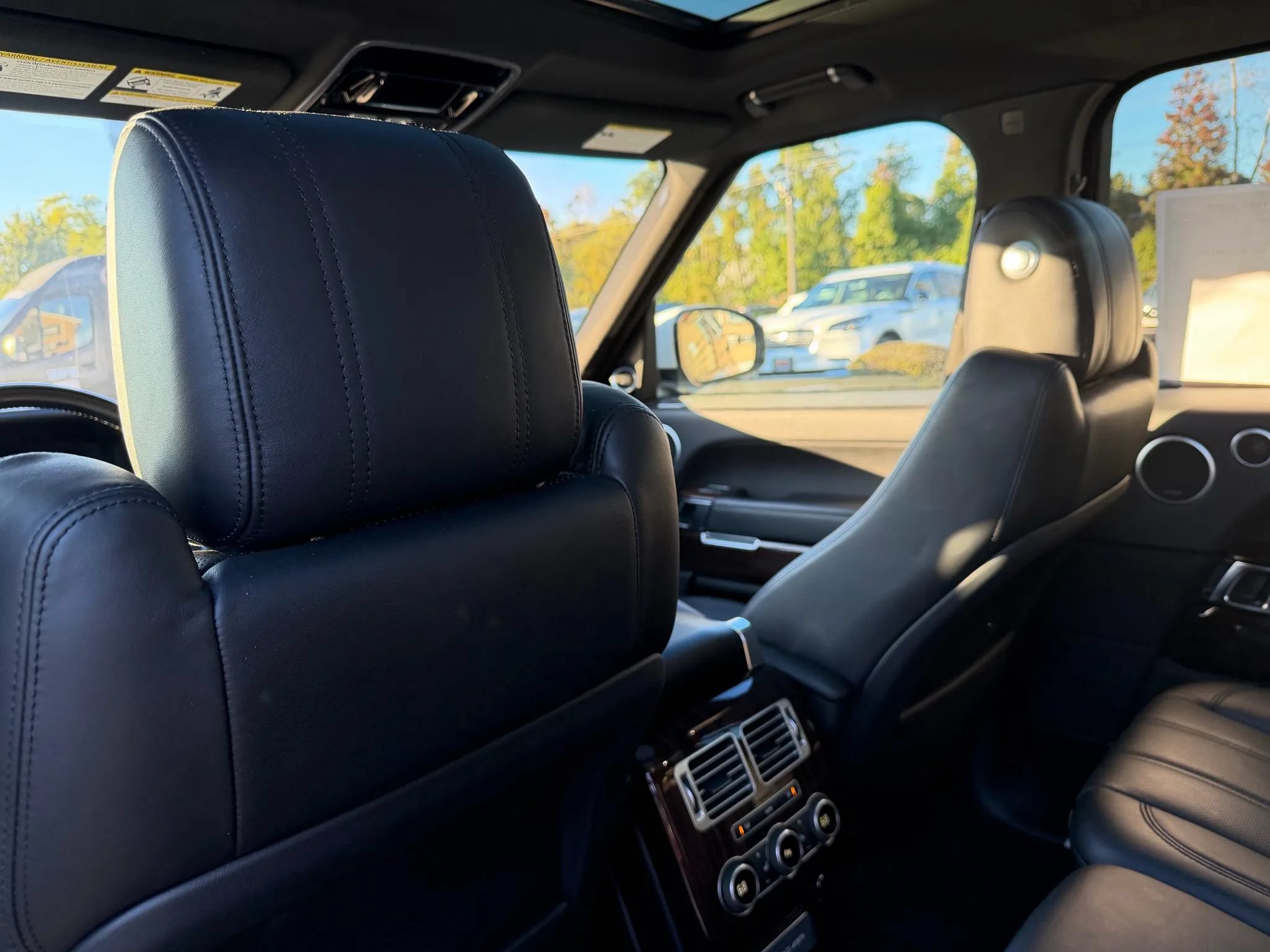 Used 2017 Land Rover Range Rover HSE AWD/4WD image 19