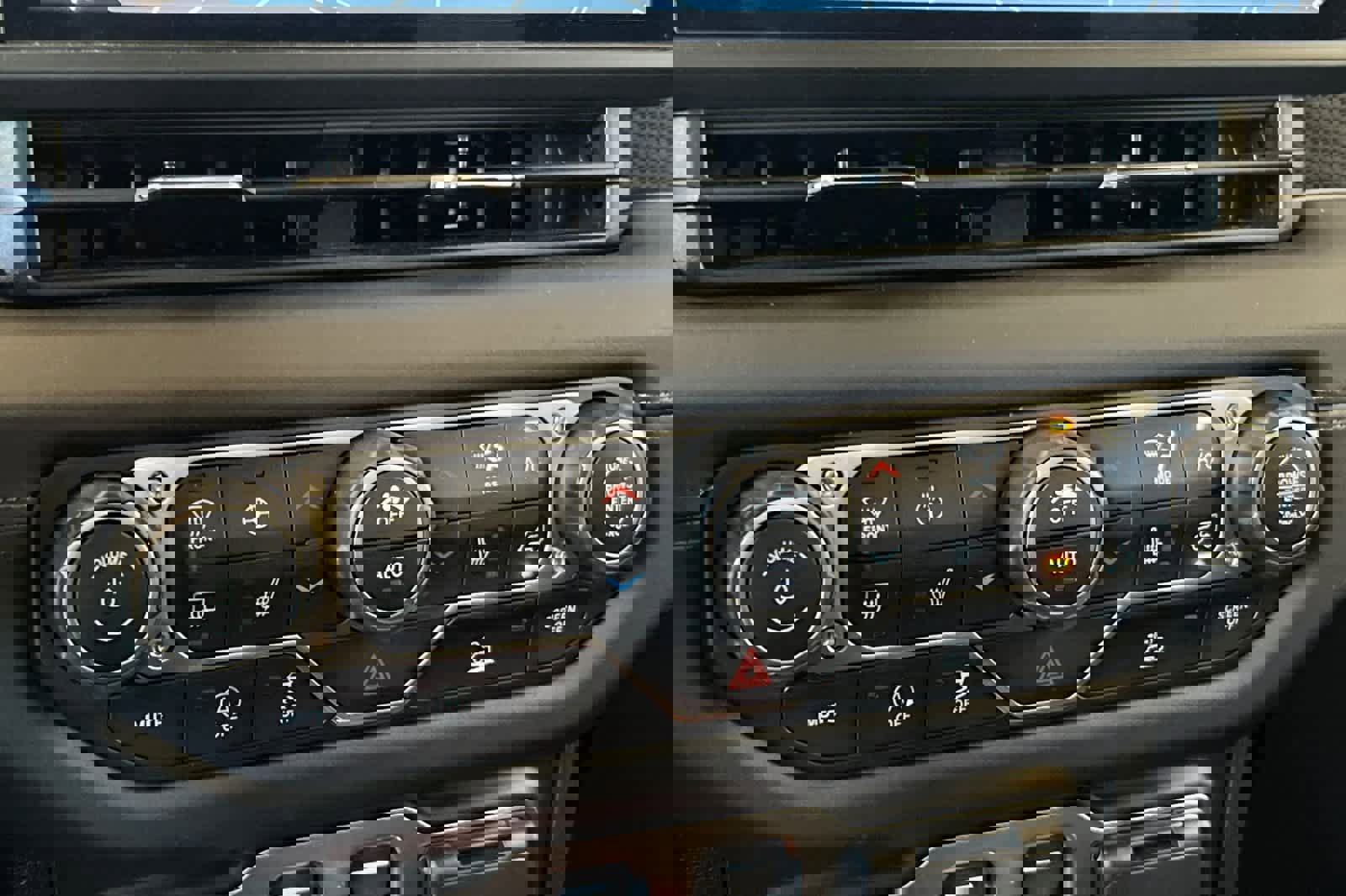 Used 2025 Jeep Wrangler Rubicon w/ Xtreme 35 Tire Package image 22