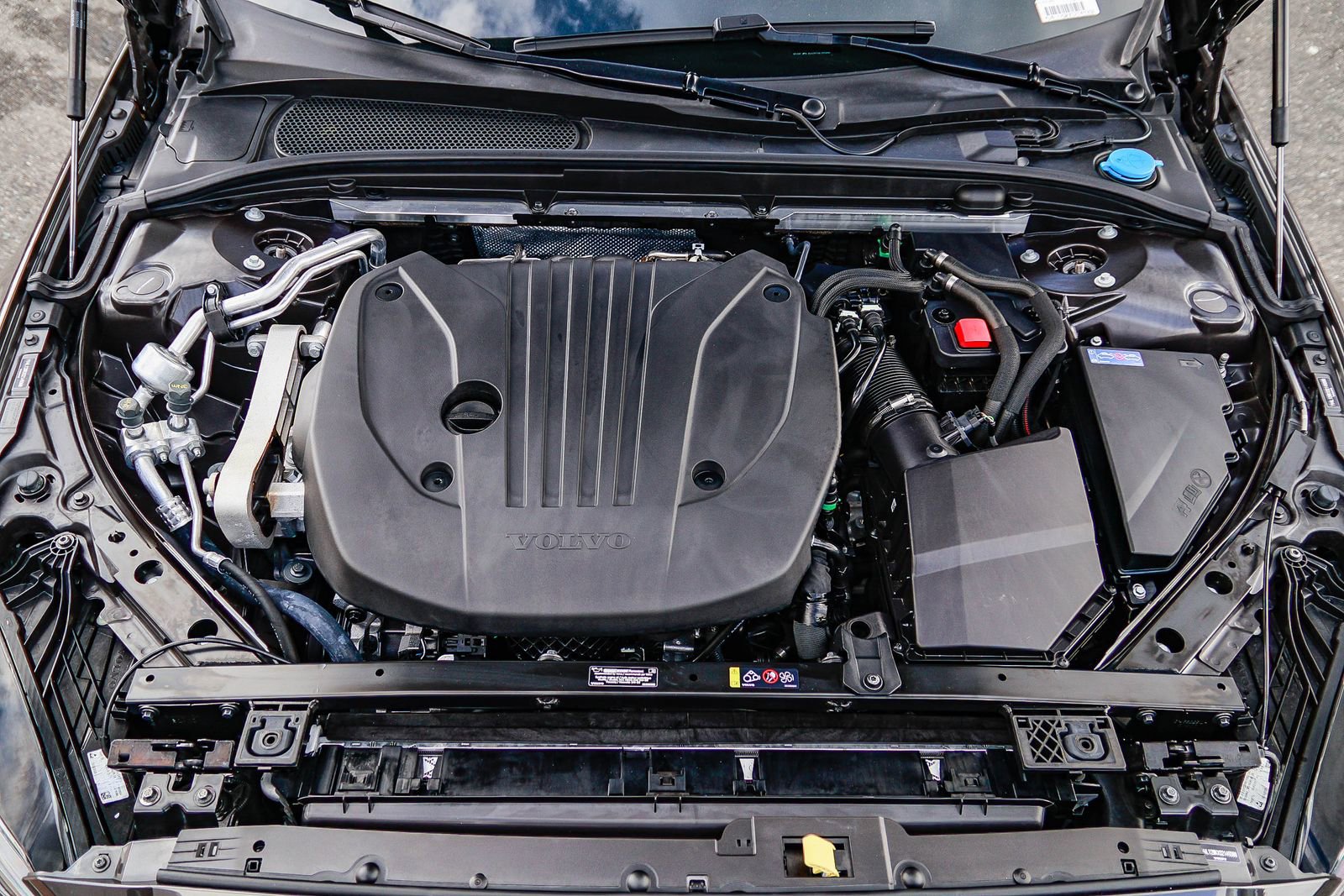 Used 2025 Volvo V60 B5 Cross Country Plus image 60