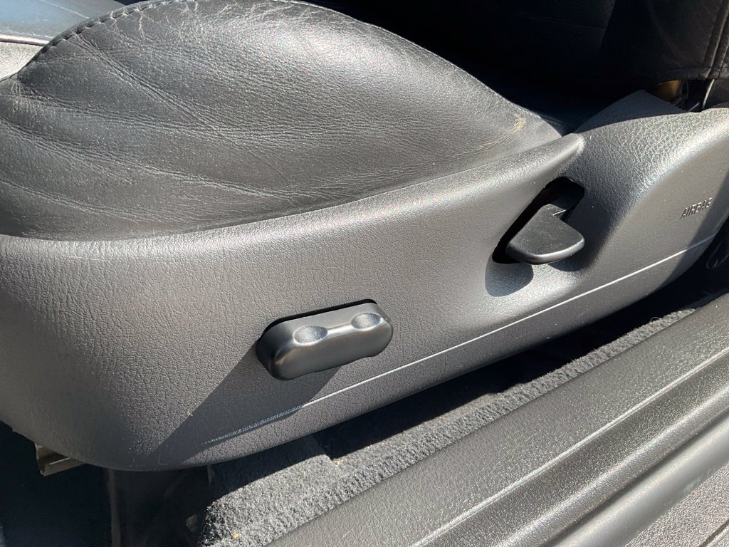 Used 2002 Ford Thunderbird RWD image 7