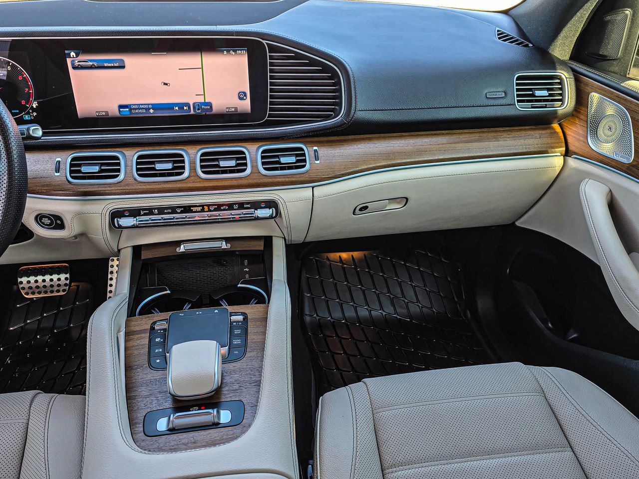 Used 2024 Mercedes-Benz GLS 450 4MATIC image 22