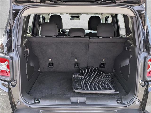 Used 2023 Jeep Renegade Latitude image 6