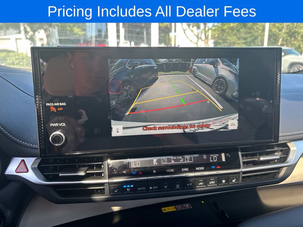 New 2025 Toyota Sienna Limited FWD image 6