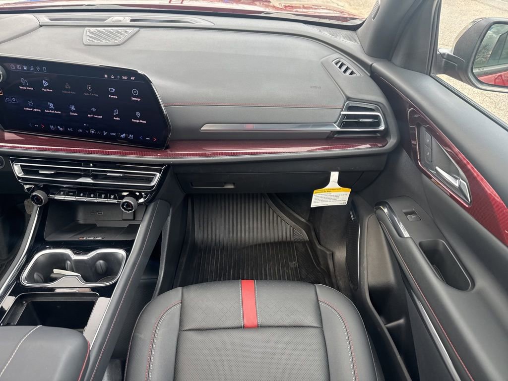 Used 2024 Chevrolet Traverse RS w/ LPO, Floor Liner Package AWD/4WD image 25