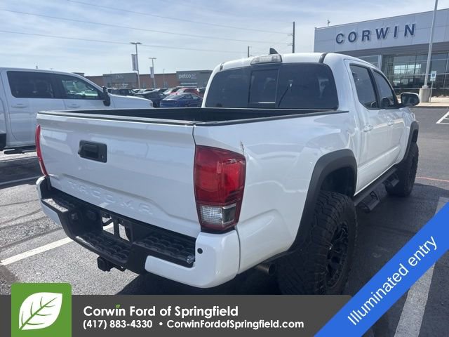 Used 2017 Toyota Tacoma TRD Sport image 8