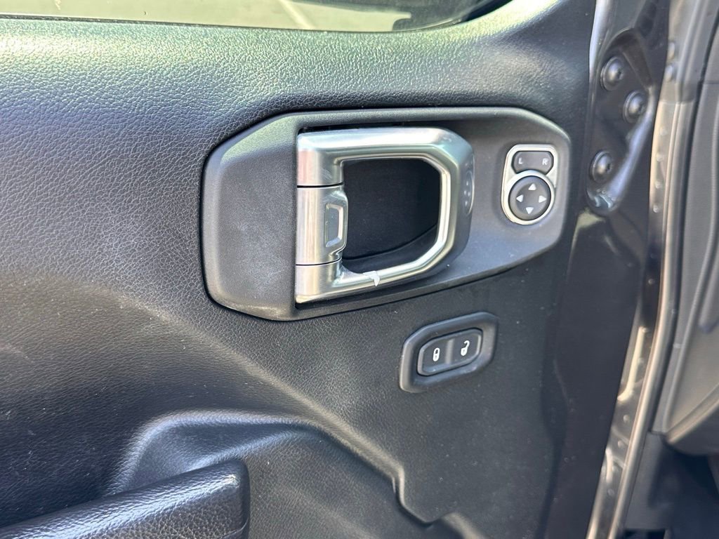 Used 2022 Jeep Gladiator Sport image 15