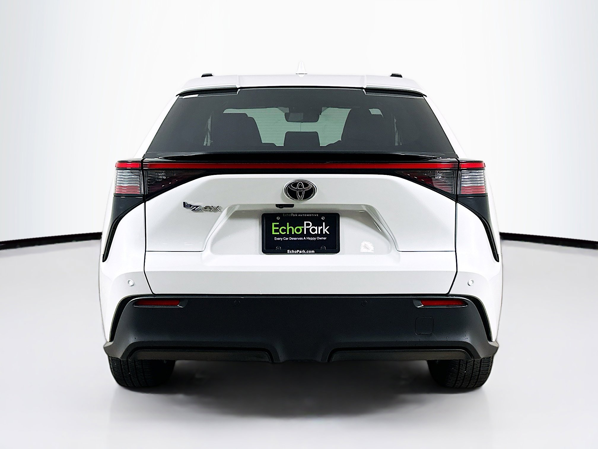 Used 2023 Toyota bZ4X XLE w/ Weather Package FWD image 7