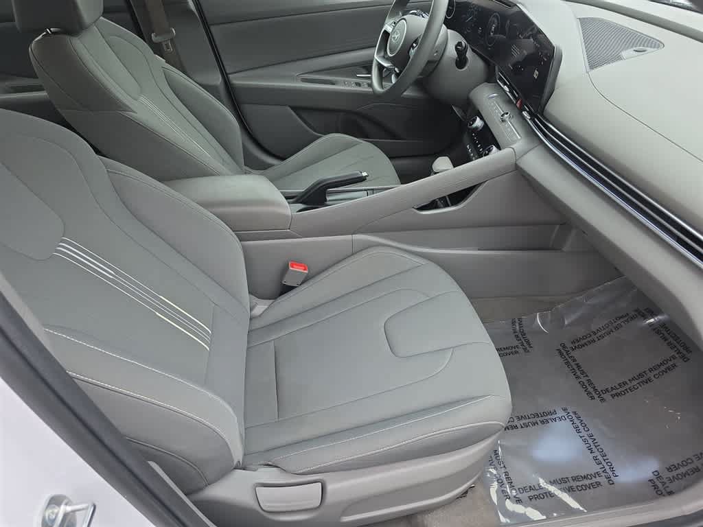 Used 2024 Hyundai Elantra SEL FWD image 10