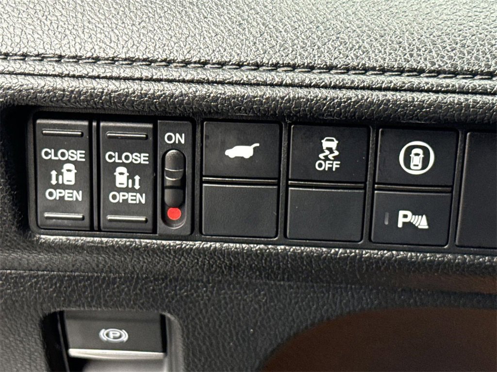 Used 2022 Honda Odyssey Elite image 16