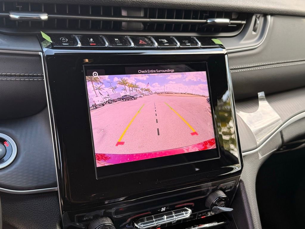 New 2026 Jeep Grand Cherokee L Laredo image 13