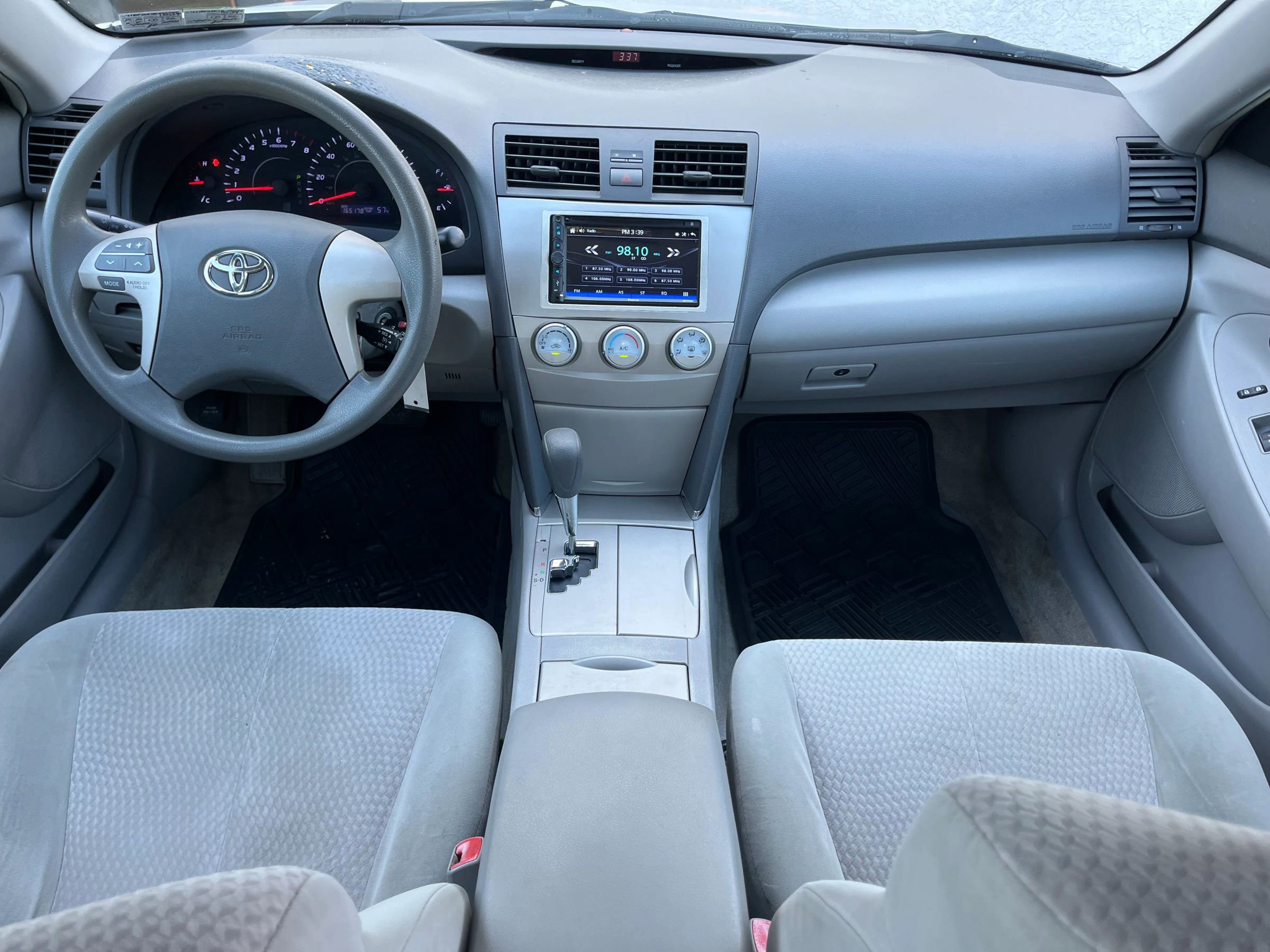 Used 2011 Toyota Camry LE image 7