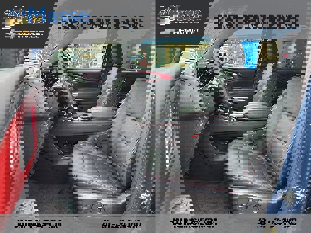 Used 2025 Chevrolet Traverse Z71 w/ Driver Confidence Package image 16