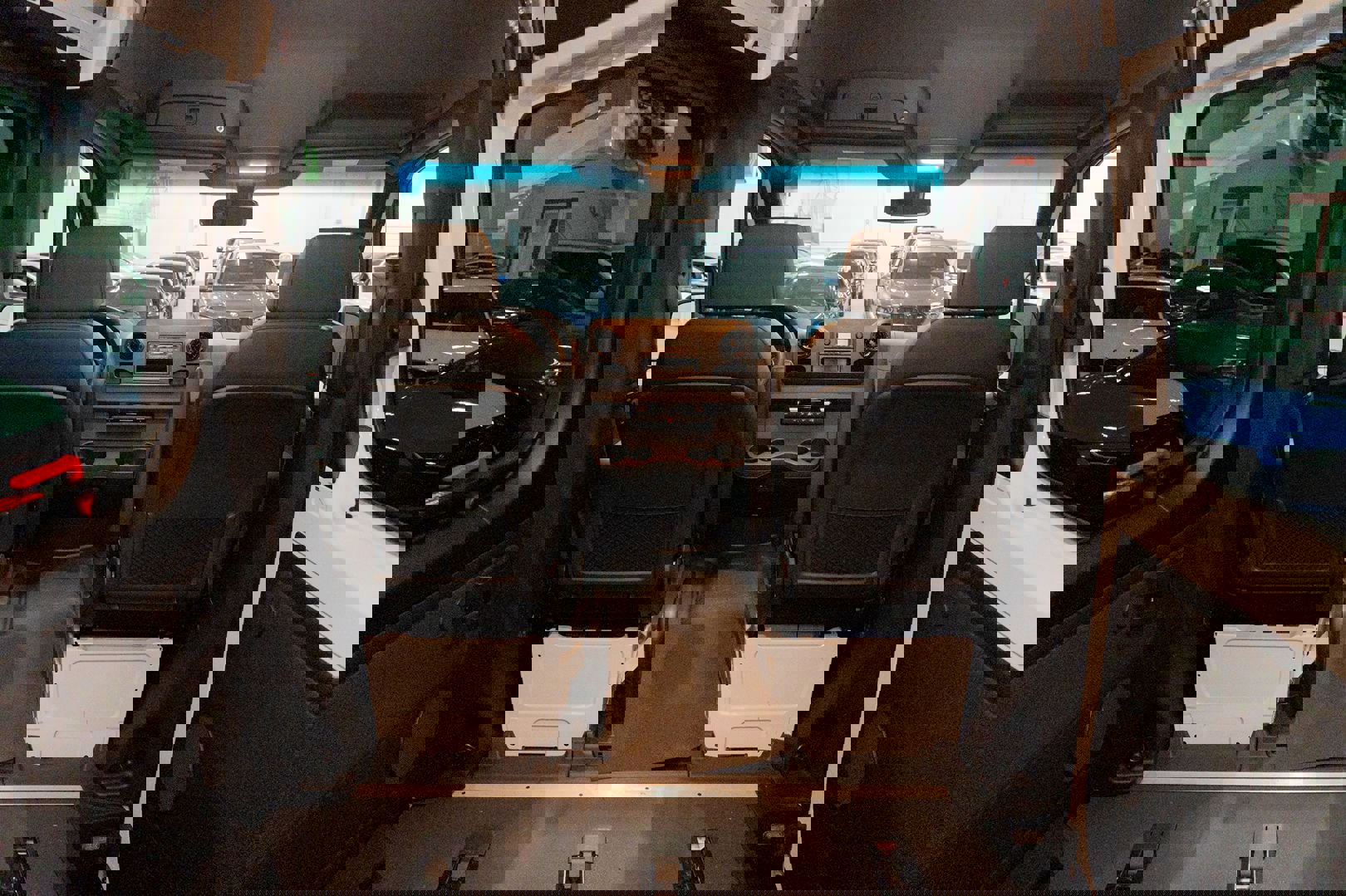 Used 2019 Mercedes-Benz Sprinter 2500 image 32