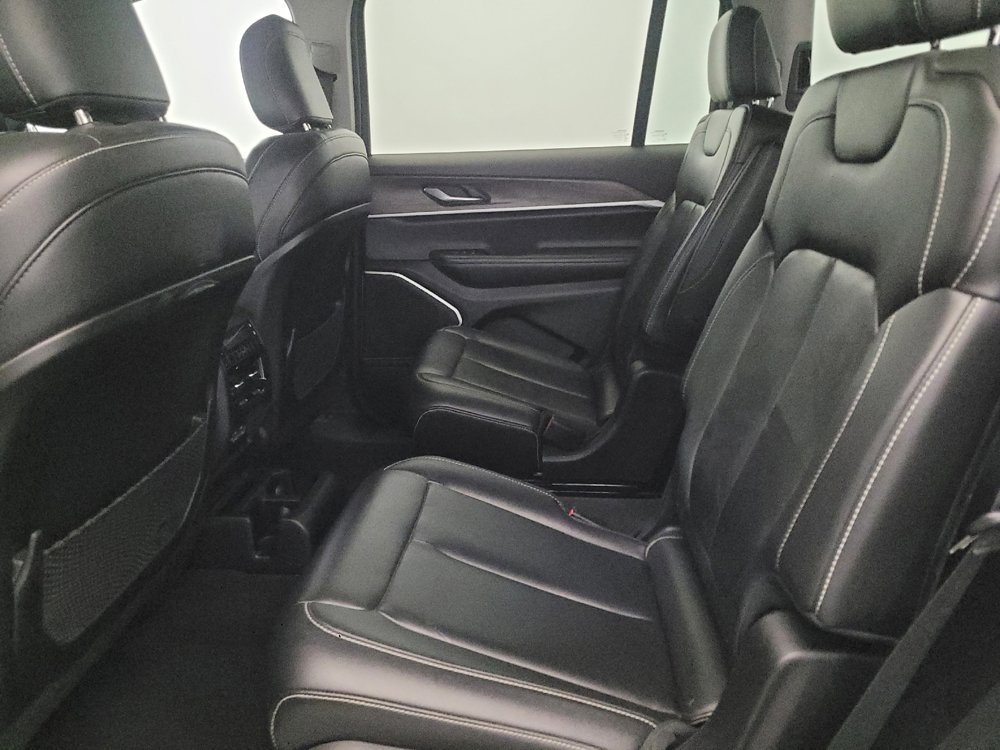 Used 2021 Jeep Grand Cherokee L Limited AWD/4WD image 18