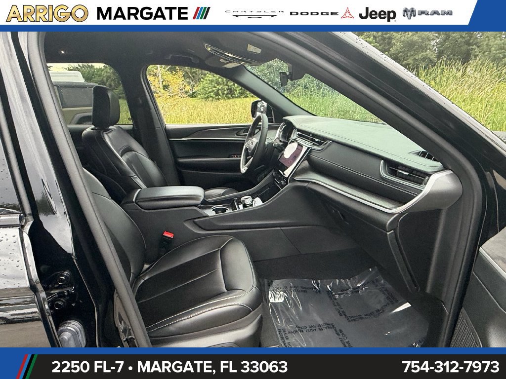 Certified 2025 Jeep Grand Cherokee Limited RWD image 17