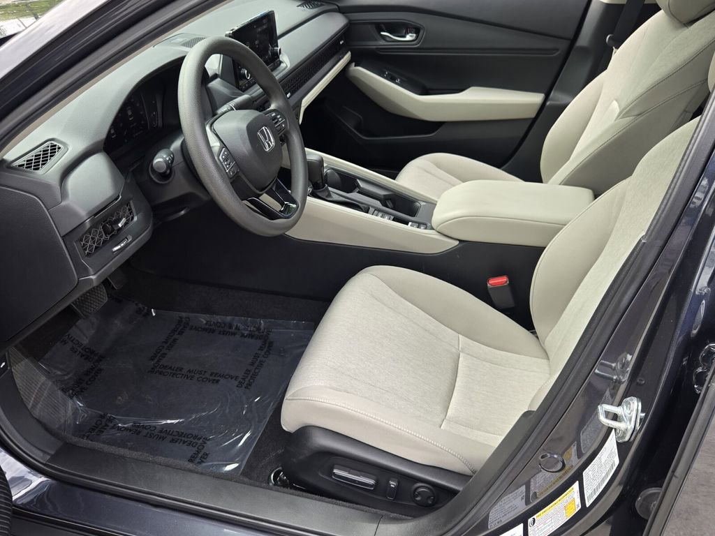 Used 2025 Honda Accord SE image 10