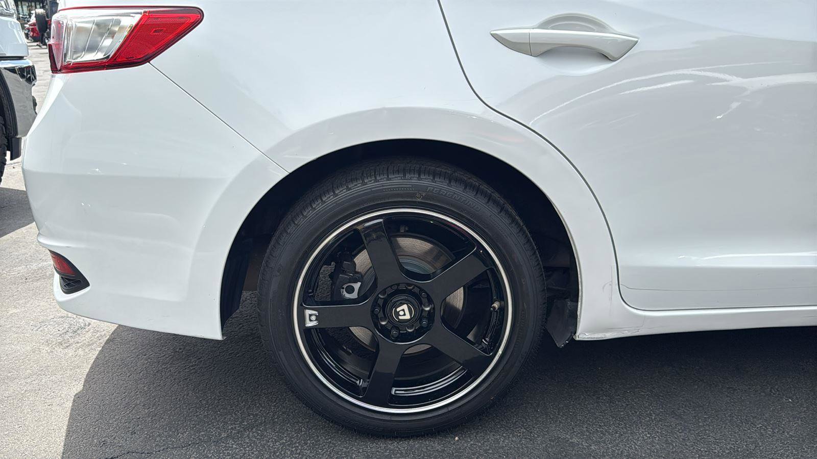 Used 2017 Acura ILX FWD image 6