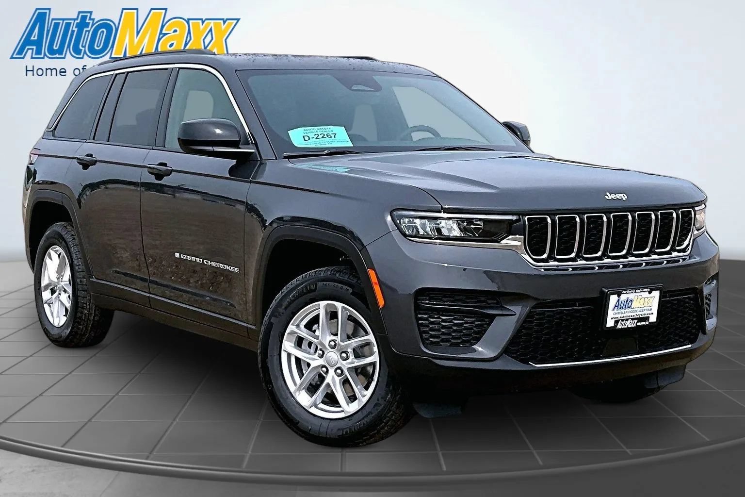 New 2026 Jeep Grand Cherokee Laredo X AWD/4WD image 2