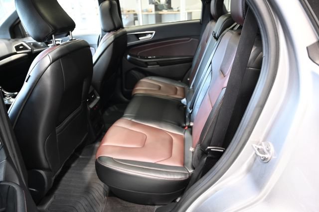 Used 2020 Ford Edge Titanium w/ Equipment Group 301A AWD/4WD image 11
