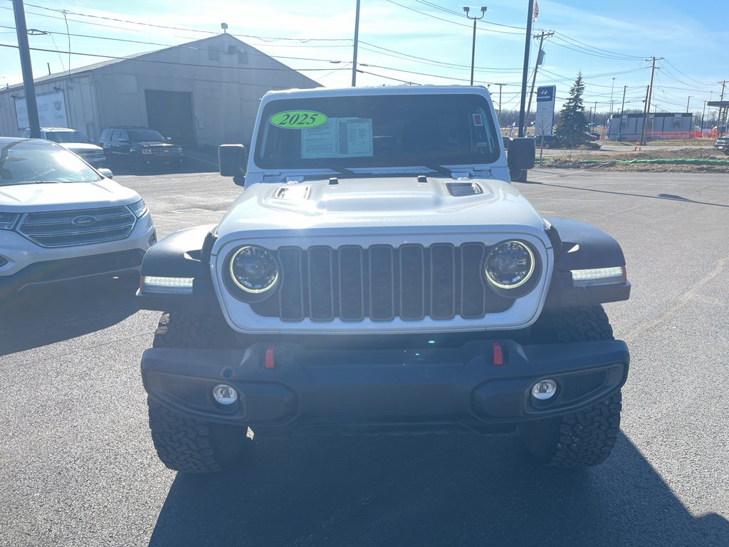 Used 2025 Jeep Wrangler Unlimited Rubicon image 3