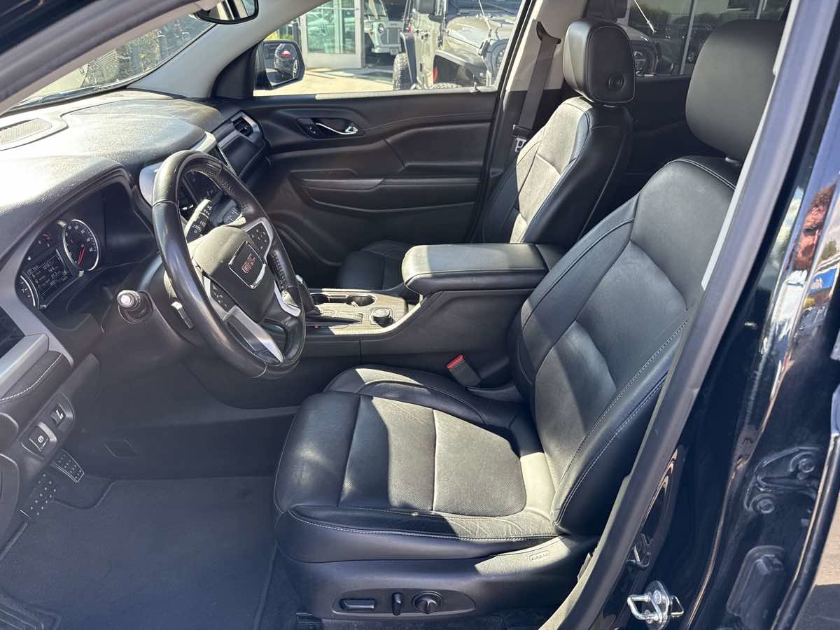 Used 2019 GMC Acadia SLT w/ Black Edition image 13