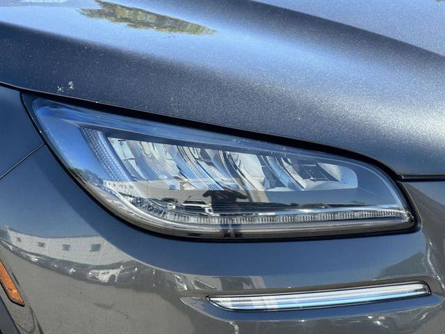 Used 2020 Lincoln Corsair AWD w/ Equipment Group 101A image 8