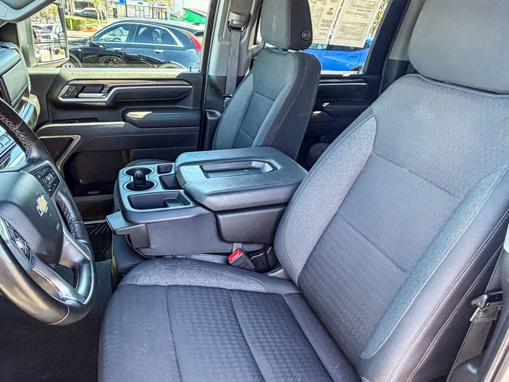 Used 2025 Chevrolet Silverado 2500 LT w/ Convenience Package AWD/4WD image 40