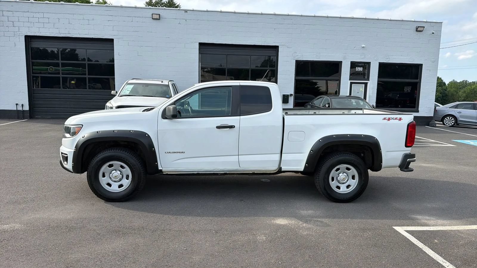 Used 2018 Chevrolet Colorado W/T AWD/4WD image 4