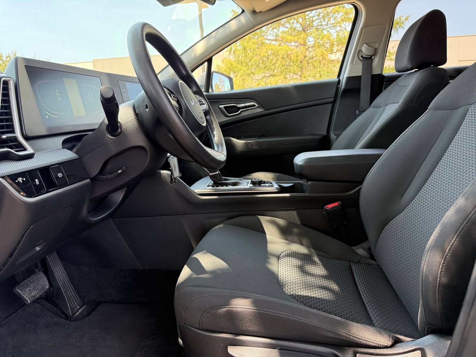 Used 2025 Kia Sportage LX FWD image 26