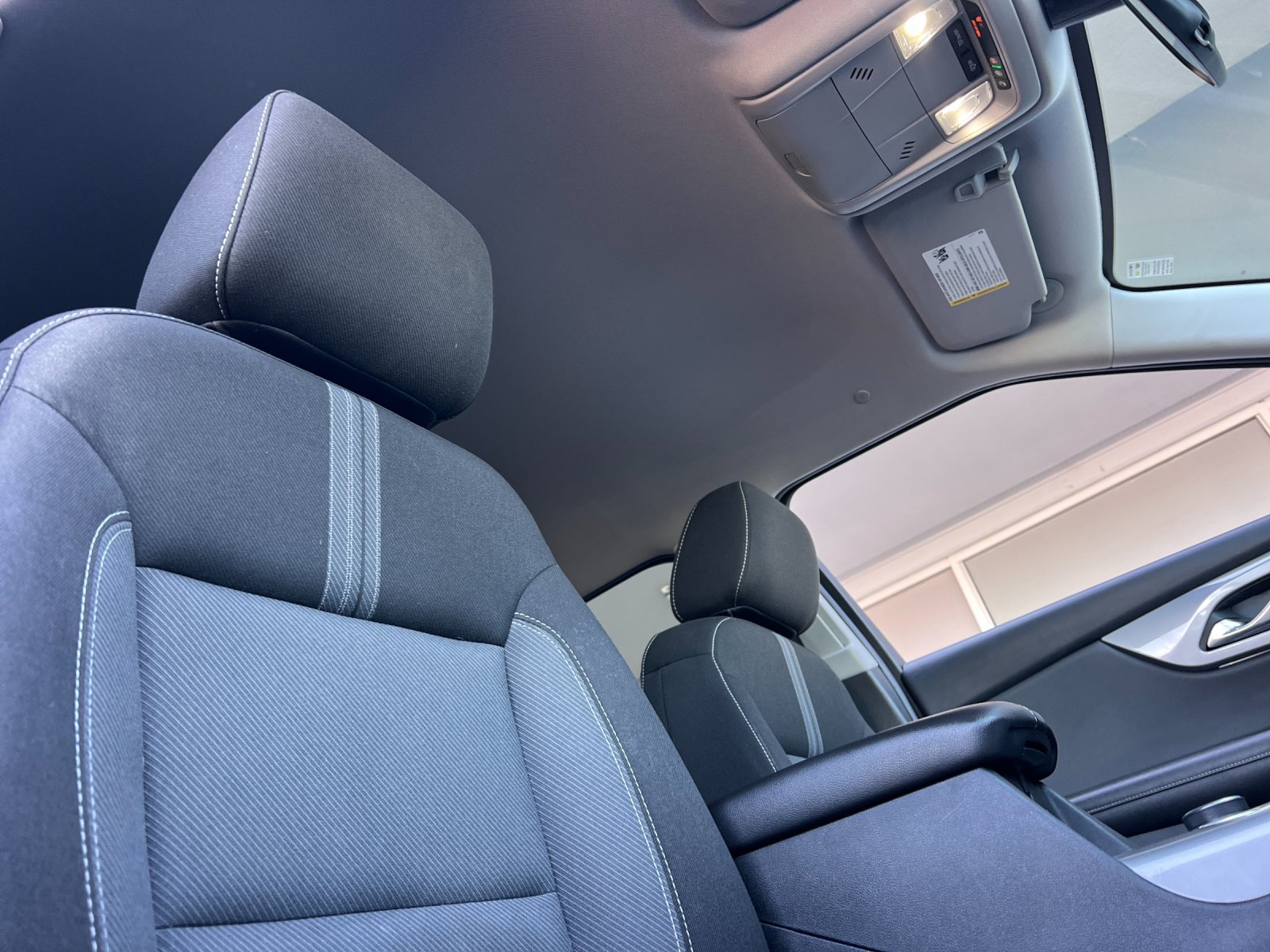 Used 2023 Chevrolet Blazer LT FWD image 17