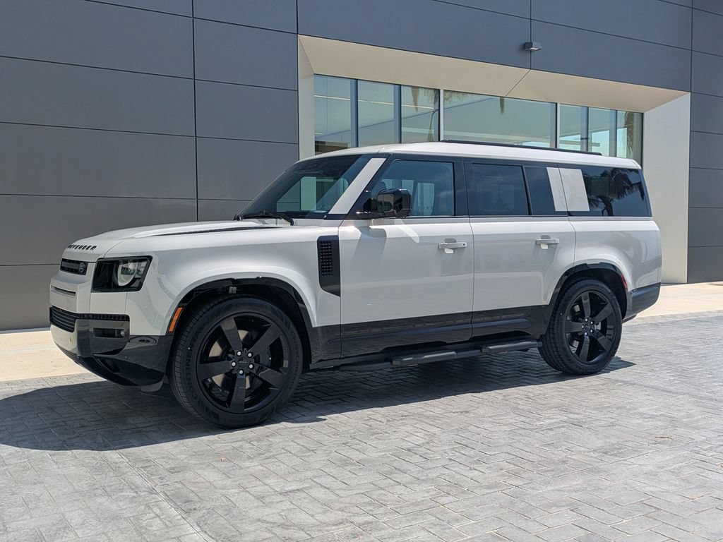 New 2026 Land Rover Defender 130 X-Dynamic SE AWD/4WD image 2