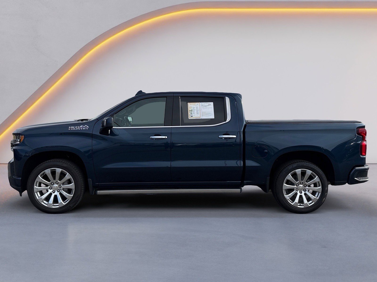 Used 2021 Chevrolet Silverado 1500 High Country w/ Technology Package image 6