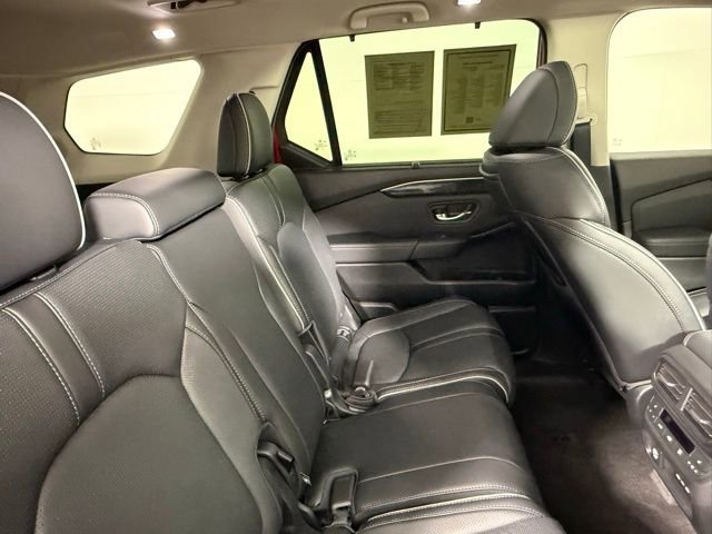 Used 2025 Honda Pilot Elite image 47