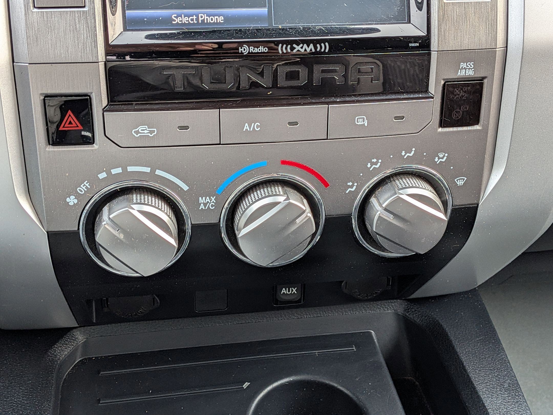 Used 2019 Toyota Tundra SR5 w/ SR5 Upgrade Package image 24