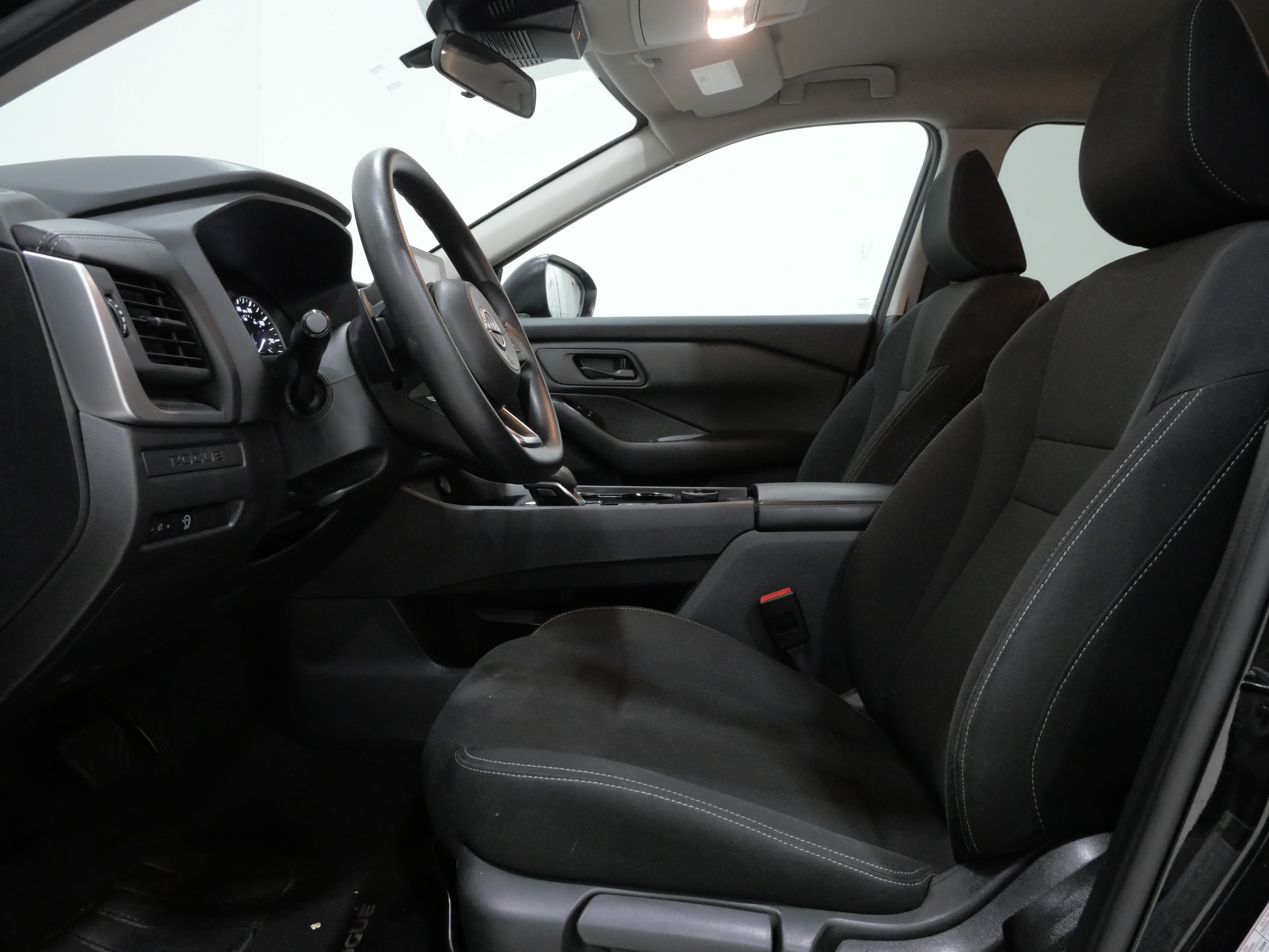 Used 2024 Nissan Rogue S AWD/4WD image 11