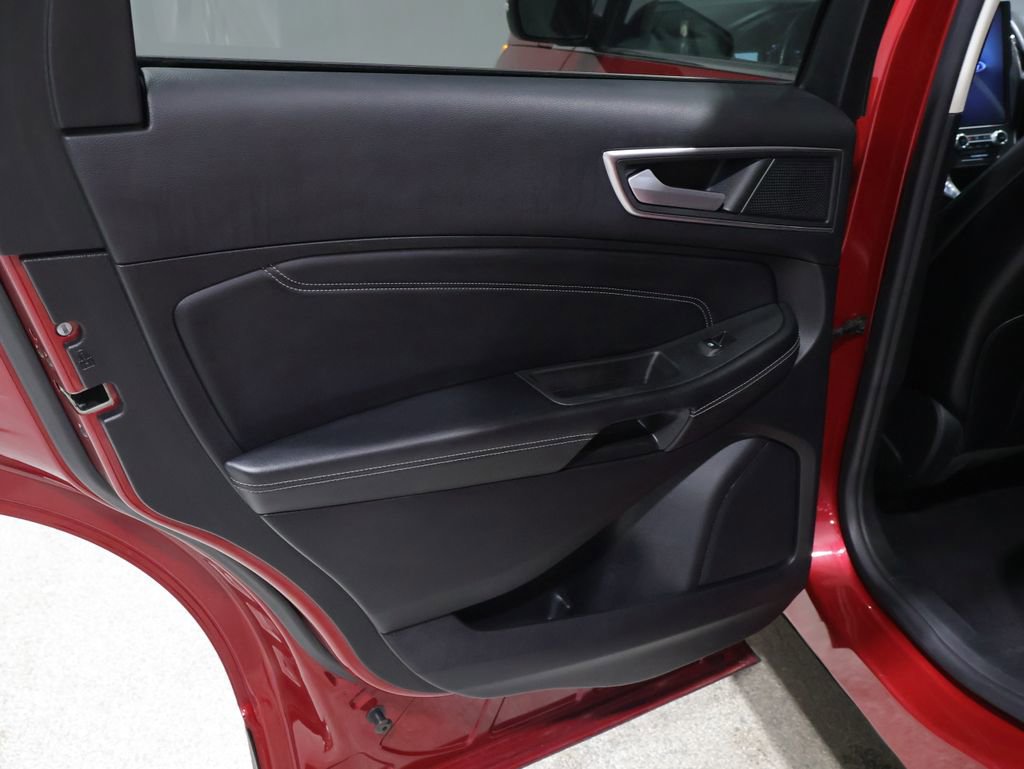 Used 2022 Ford Edge Titanium image 20