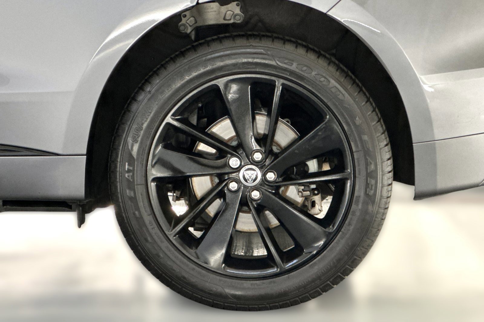 Used 2024 Jaguar F-PACE R-Dynamic S image 11