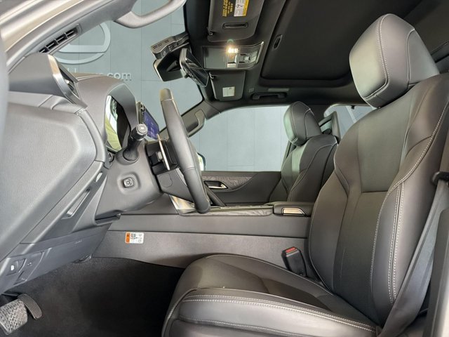 Certified 2025 Lexus LX 700h Luxury AWD/4WD image 7
