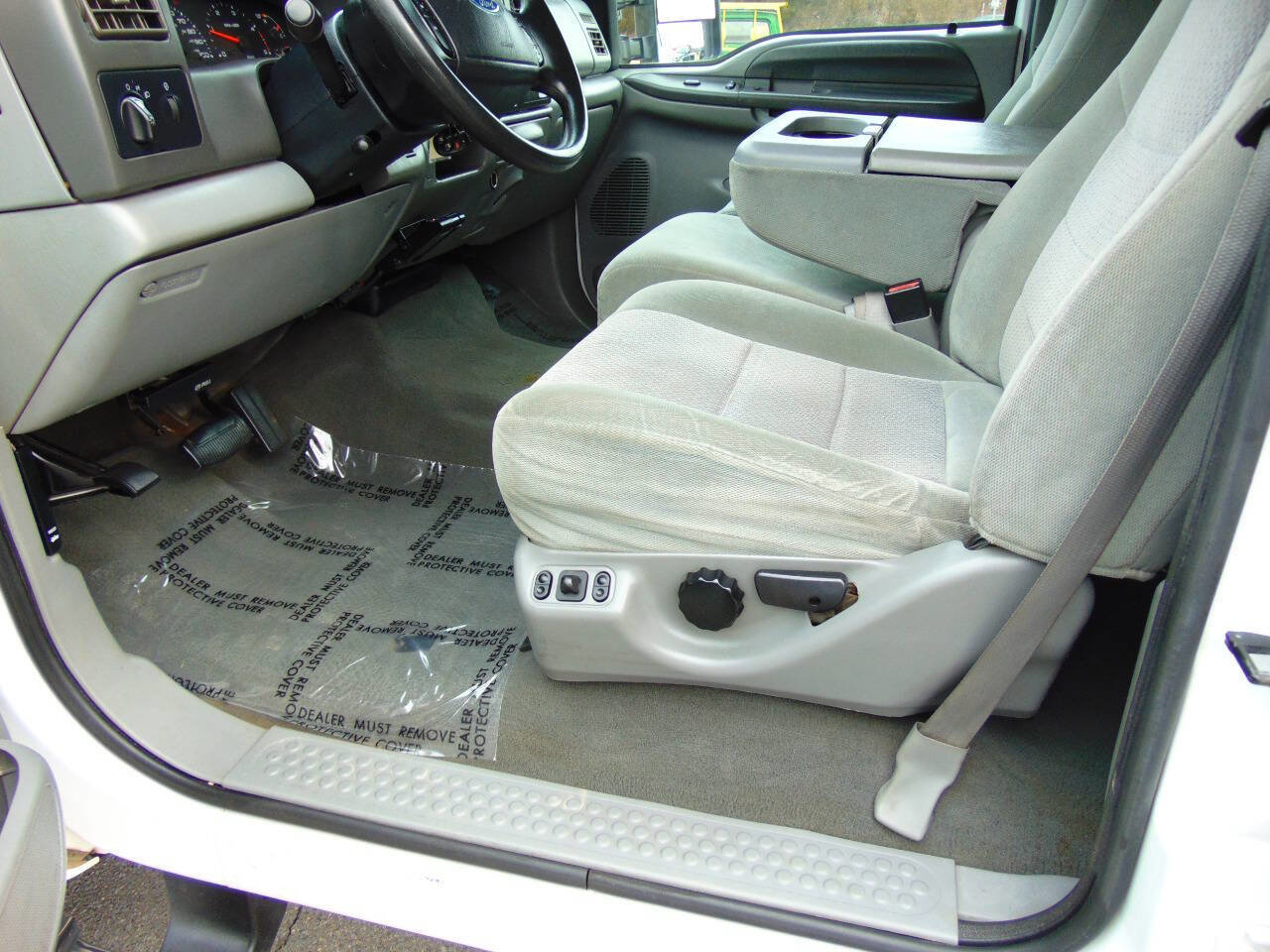 Used 2004 Ford F250 XLT image 5