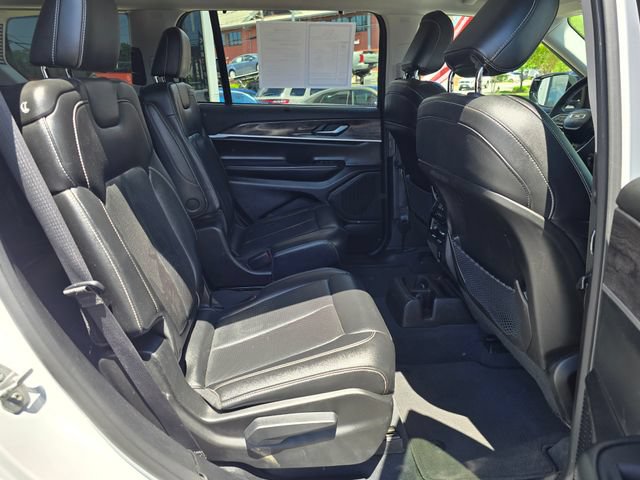 Used 2023 Jeep Grand Cherokee L Limited w/ Luxury Tech Group II AWD/4WD image 44