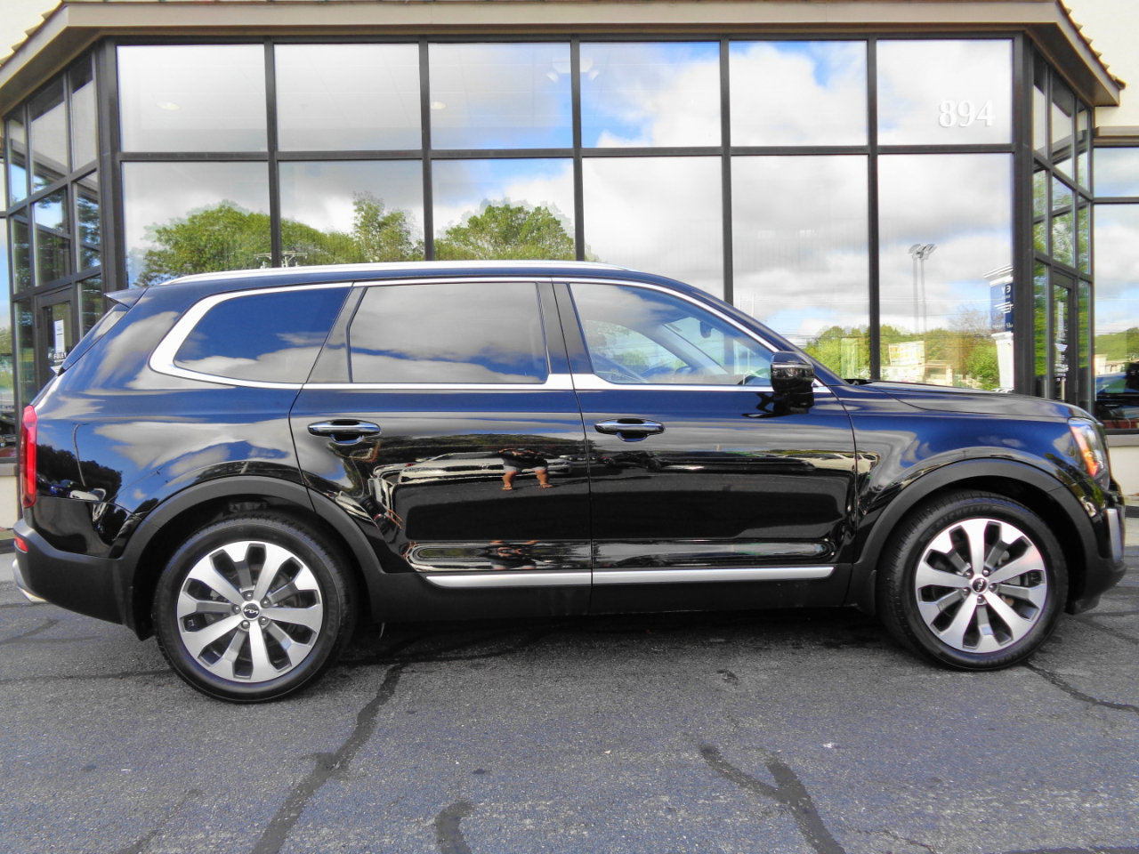 Used 2022 Kia Telluride SX image 3