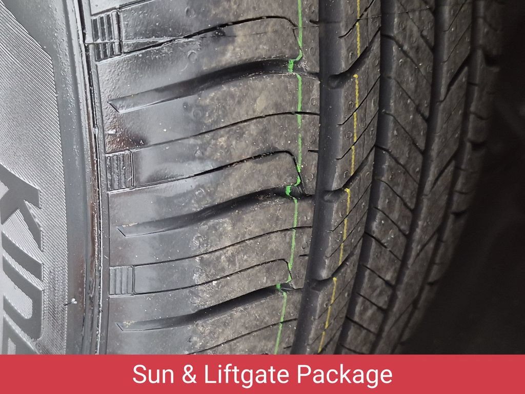 Certified 2022 Chevrolet TrailBlazer RS w/ Sun and Liftgate Package FWD image 12