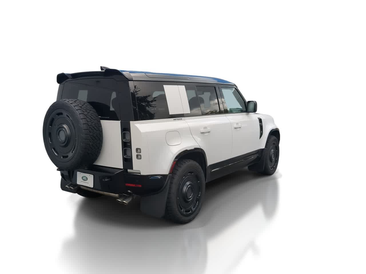 Certified 2025 Land Rover Defender 110 V8 AWD/4WD image 8