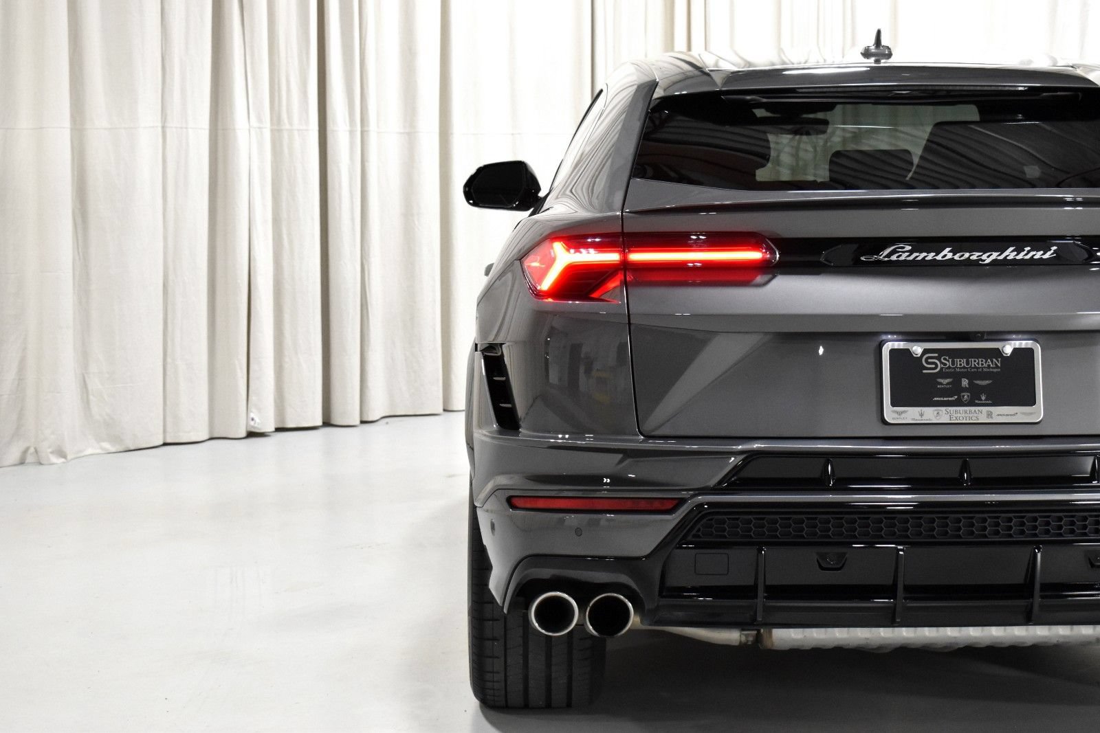 Used 2024 Lamborghini Urus S AWD/4WD image 9