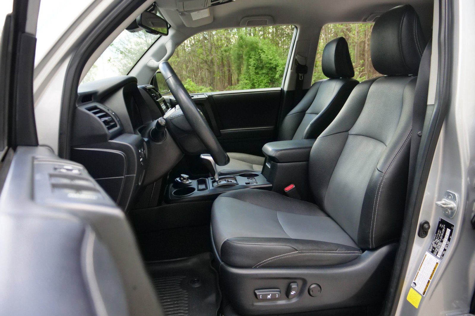 Used 2020 Toyota 4Runner SR5 Premium AWD/4WD image 3