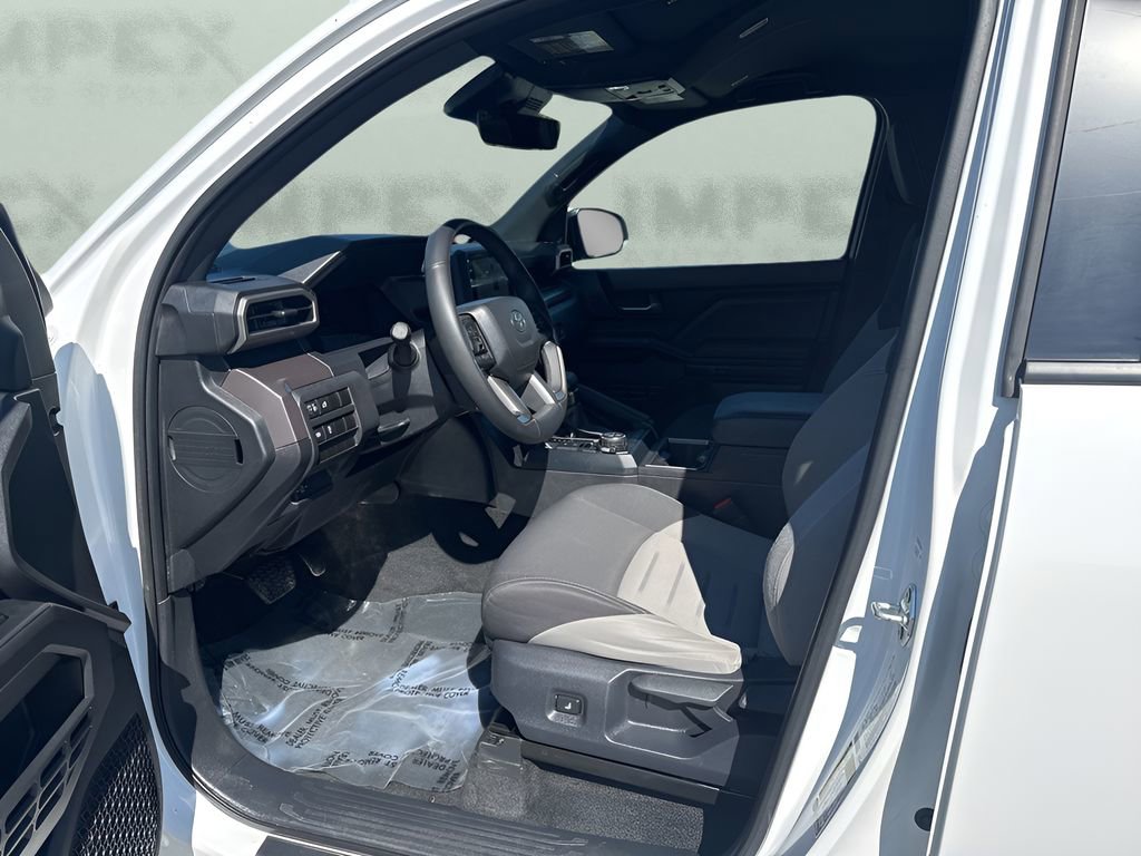 Used 2025 Toyota Tacoma TRD Off-Road image 9